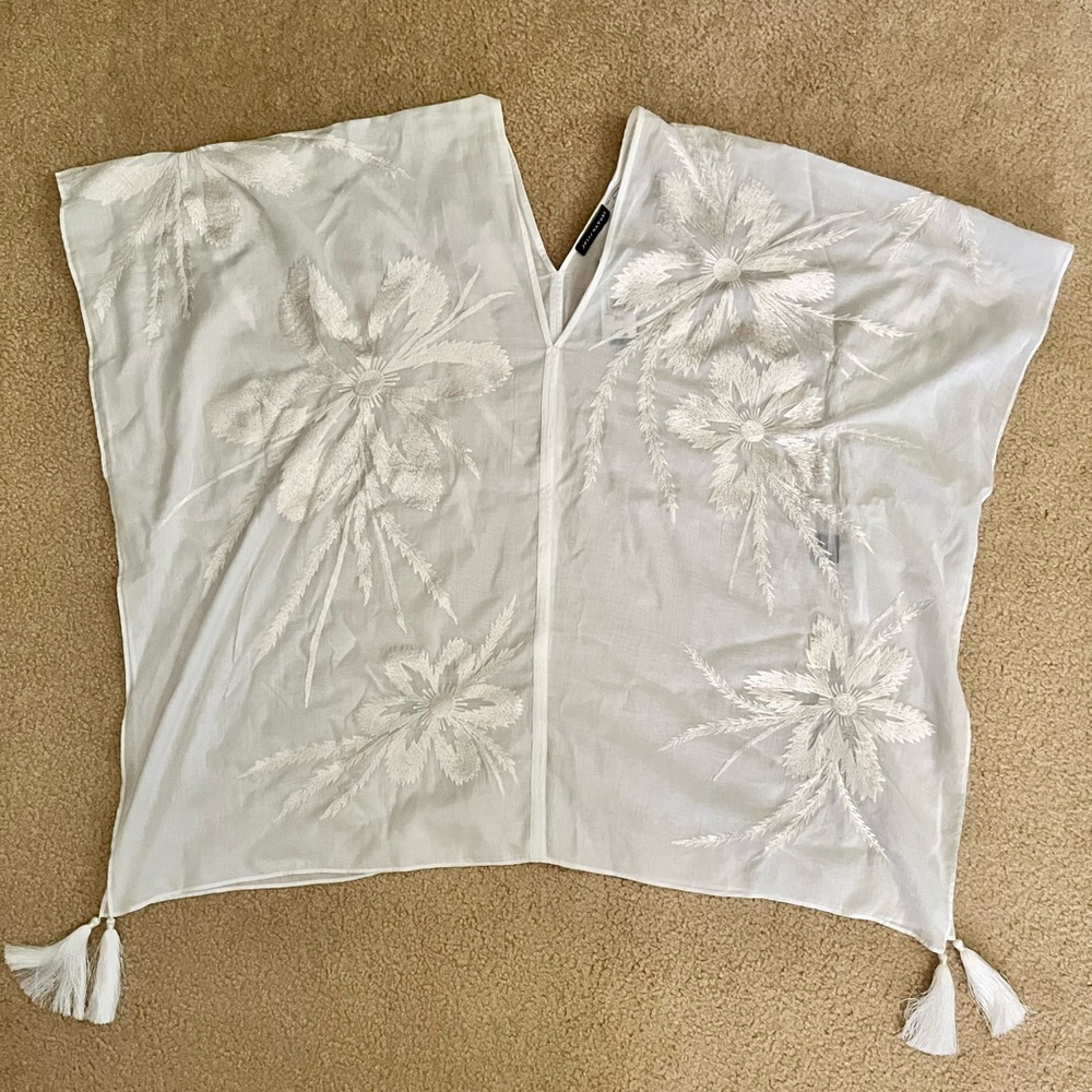 Natori Paradise Embroidered White Coverup XS